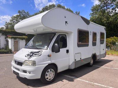 OBYTNÝ AUTOMOBIL KNAUS TRAVEL - klimatizace, tažné, garáž 